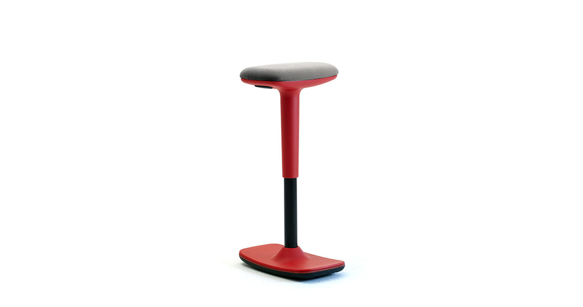 rocker-stool-w-ergonoic-sit-f-stand-up-workstation-twist-img-02