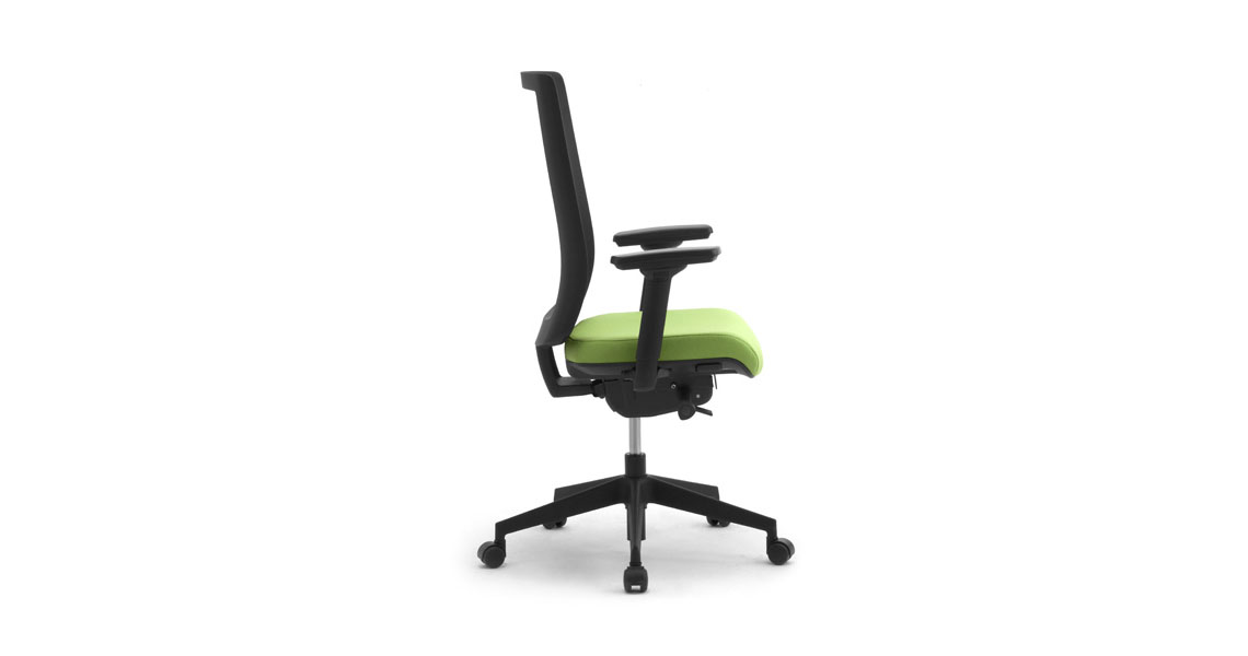 ergonomic-seating-chair-w-mesh-and-arms-wiki-wiki-re