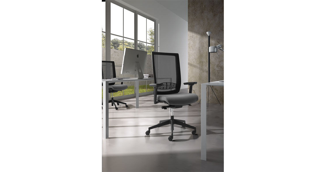 ergonomic-seating-chair-w-mesh-and-arms-wiki-wiki-re