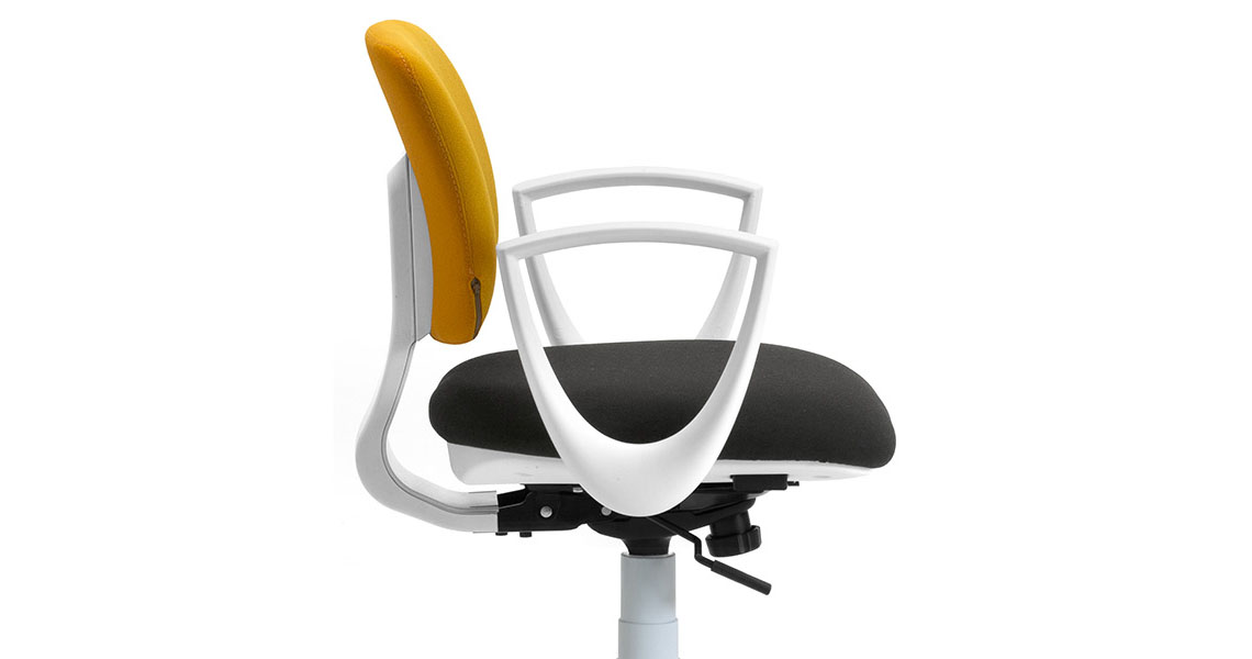 small-agile-ergonomic-simple-rook-ie-home-office-chair-dad-img-09
