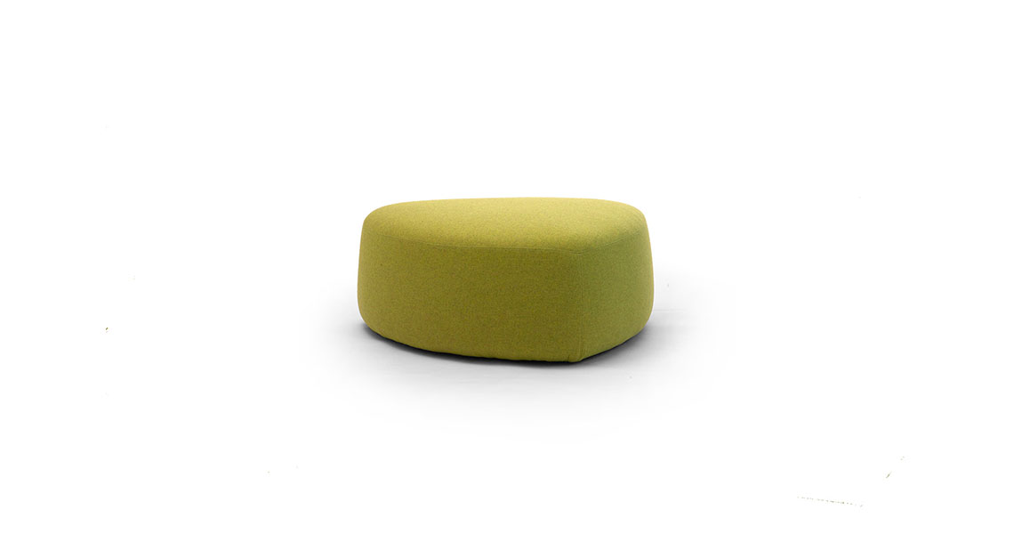 pouf-ottomans-w-modern-colours-f-open-space-hall-gogo-img-05