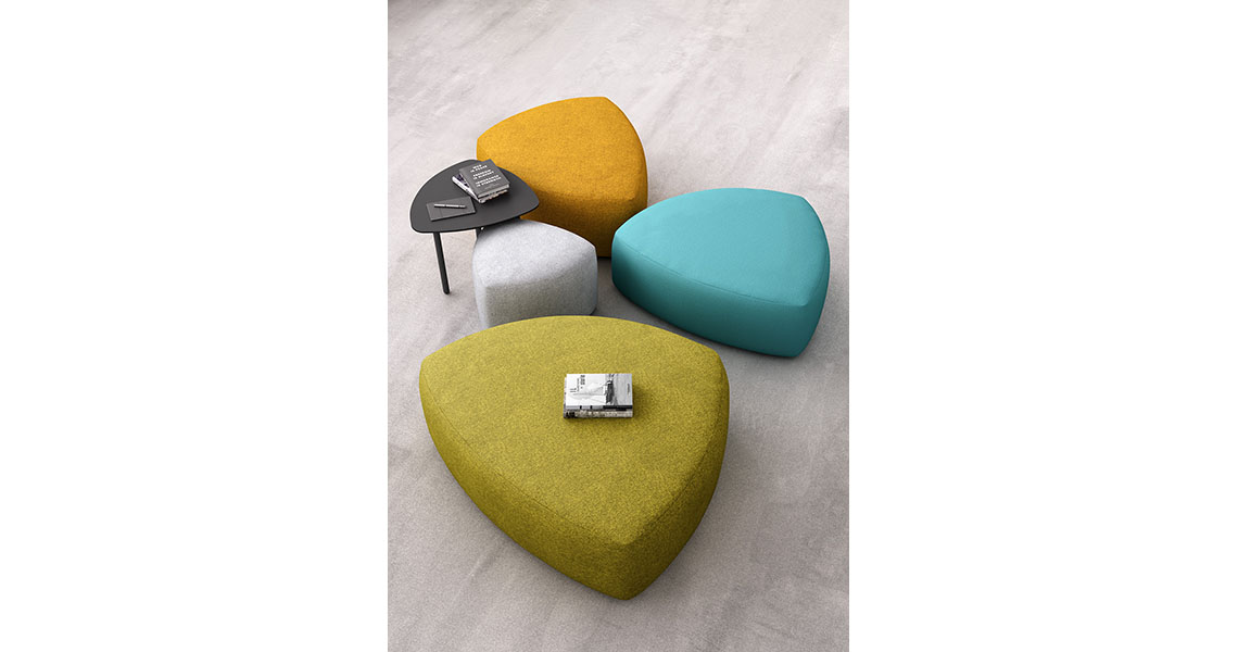 pouf-ottomans-w-modern-colours-f-open-space-hall-gogo-img-09
